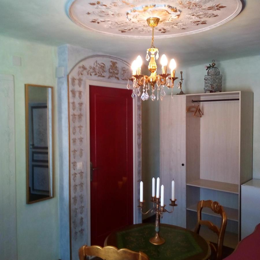 Appartement De Ville Medievale Vinca Exteriér fotografie
